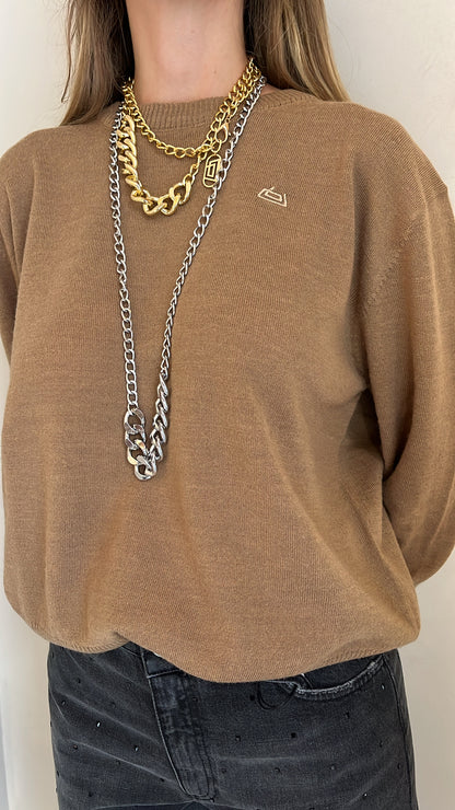 Simple knitwear