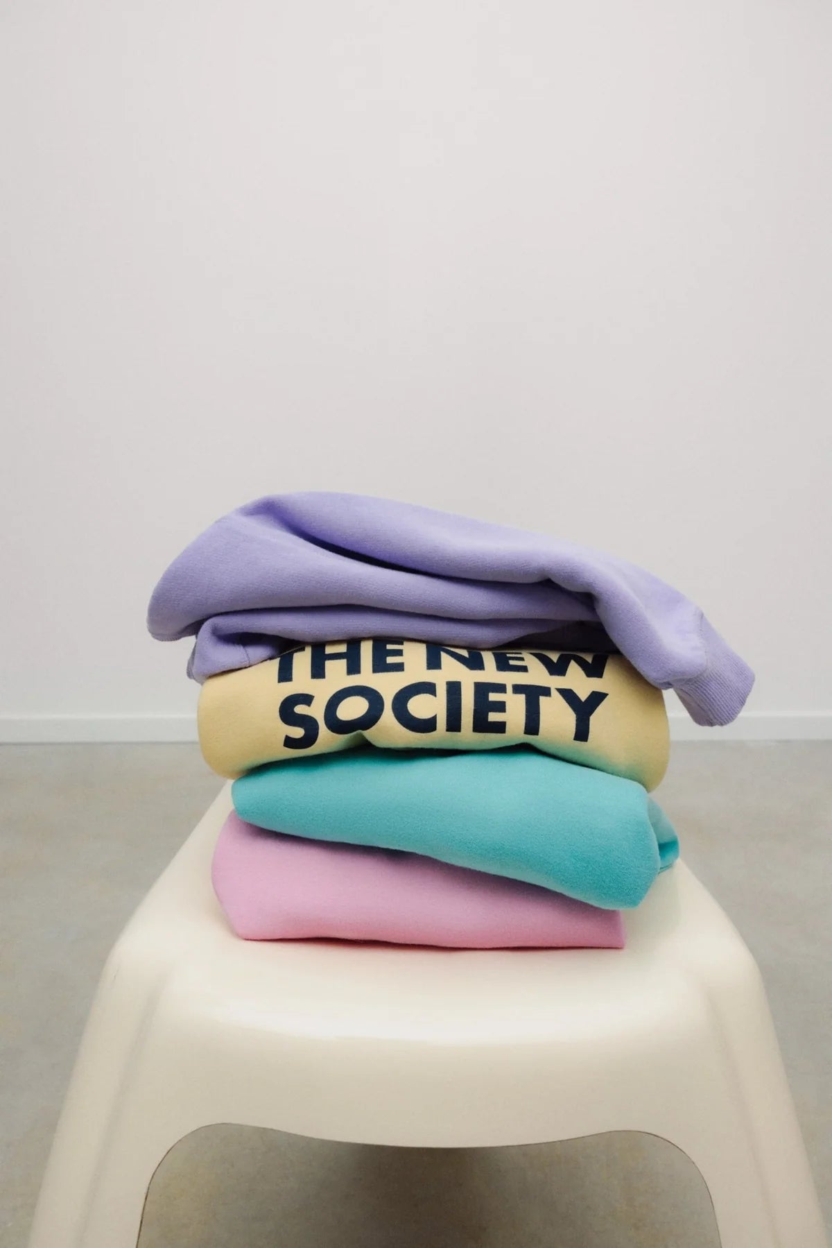 TNS logo sweater in violet